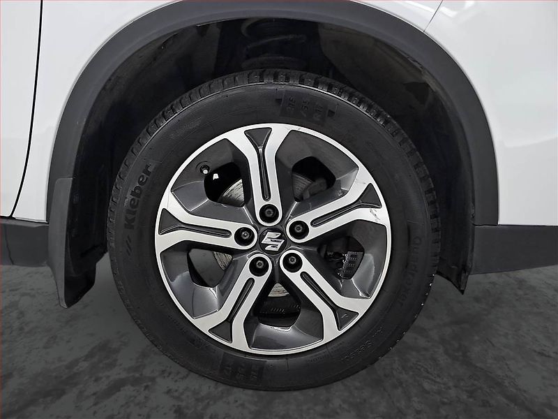 Suzuki Vitara (2018) 1.6 VVT, 4X4, Kůže, Navi - fotka 15 z 22