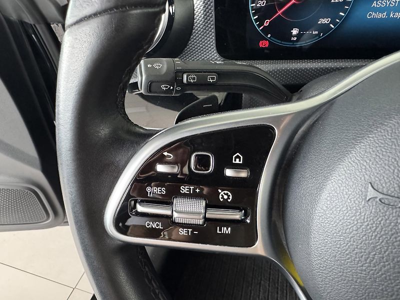 Mercedes-Benz CLA 180 AUT*100kW*REZERVACE! - fotka 25 z 33