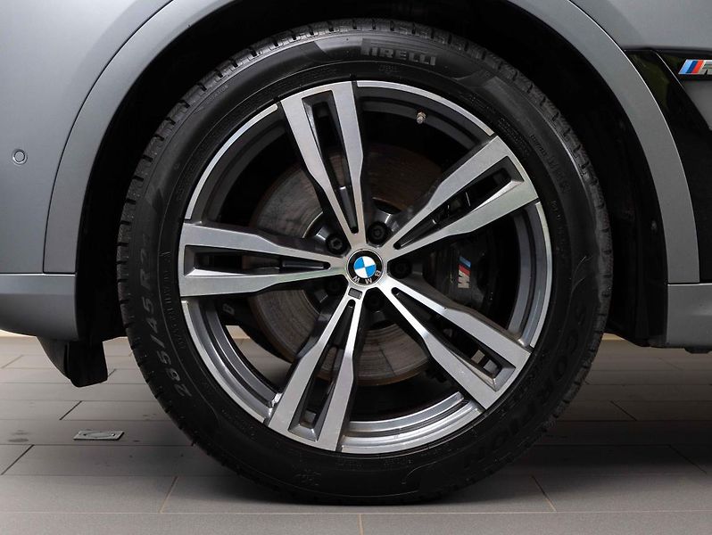 BMW X7 M60i xDrive - fotka 6 z 22