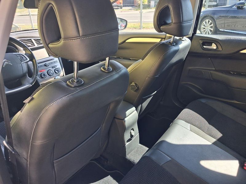 Citroën C4 (2016) 1,6HDi NAVI 2xKOLA MAX VÝBAVA  - fotka 13 z 43