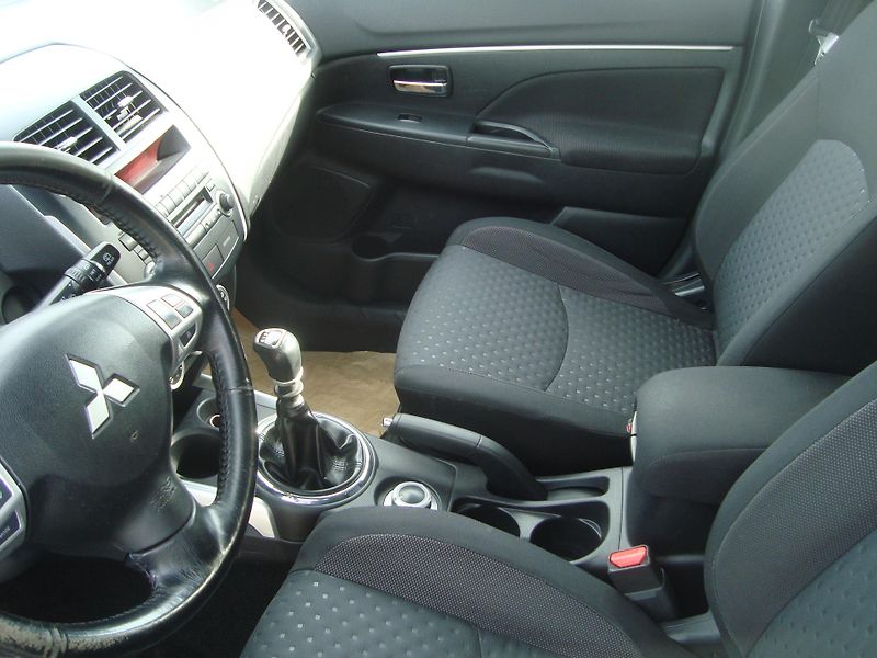 Mitsubishi ASX (2010) 1.8 DID  4x4 - fotka 11 z 16