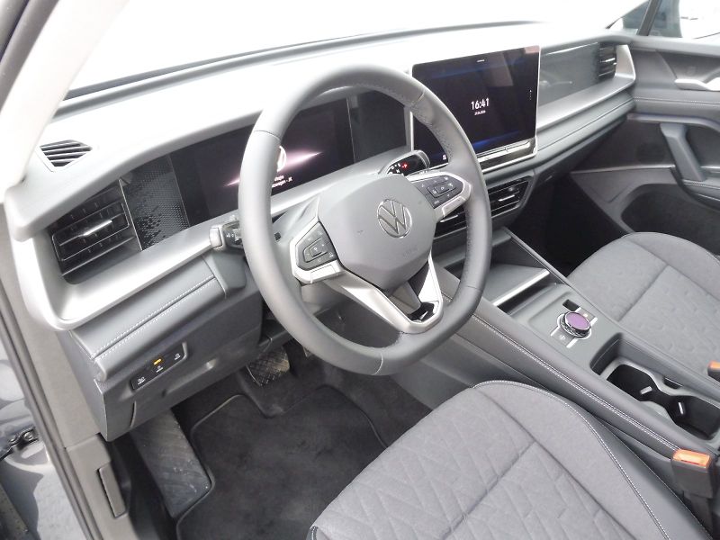 Volkswagen Tayron (2026) People 1,5 TSI 150kW eHybrid - fotka 6 z 29