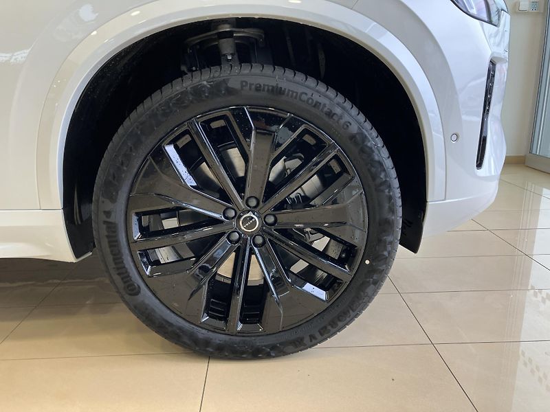 Volvo XC90 T8 eAWD Ultra BE - REZERVACE - fotka 5 z 43