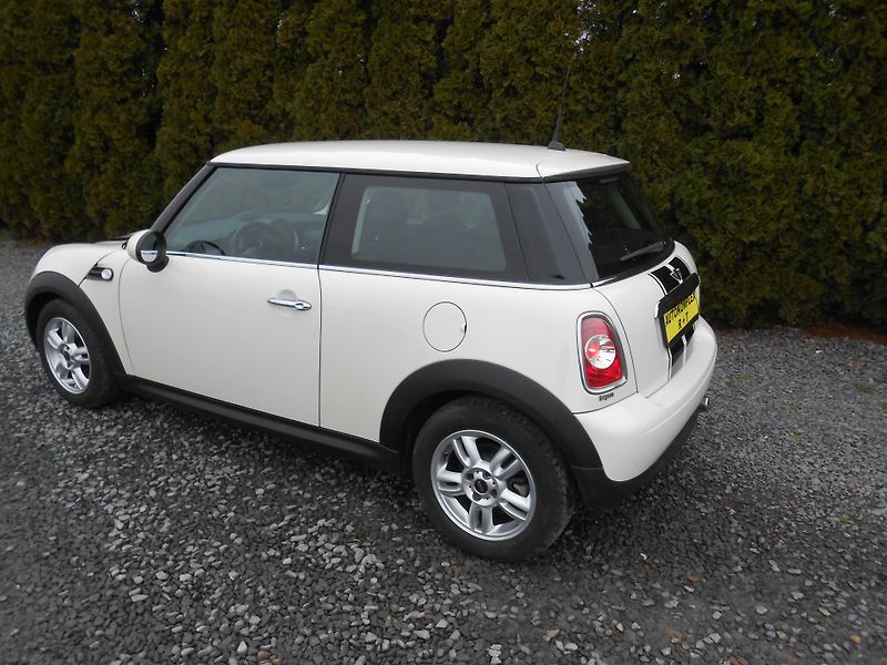 Mini One 1.6i, KLIMA,110TKM - fotka 33 z 34