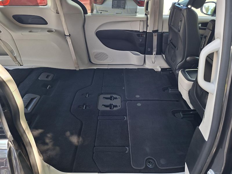 Chrysler Pacifica (2018) 3,6L,Top výbava, REZERVACE - fotka 23 z 44