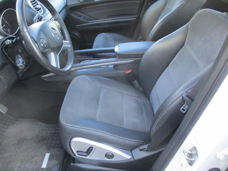 Mercedes-Benz Třídy M ML 350CDi SPORT 4M*NAVI*ALU 20 - fotka 14 z 50