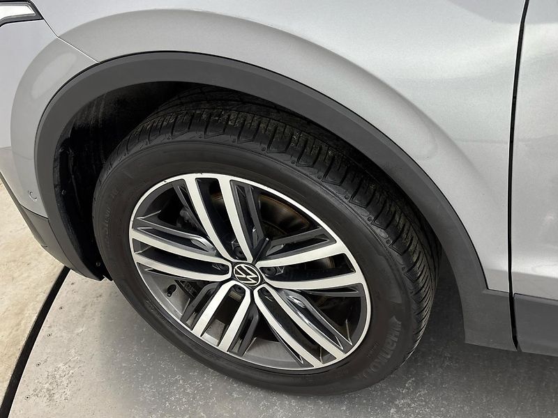 Volkswagen Tiguan Elegance 4MOT DSG - fotka 27 z 30