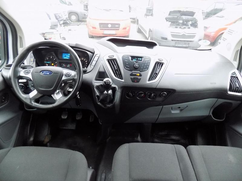 Ford Transit Custom 2,2 TDCI 92 KW L2H1 9 MÍST - fotka 30 z 50