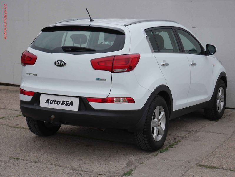 Kia Sportage (2015) 1.7 CRDi, 2.maj,ČR, servis - fotka 6 z 14