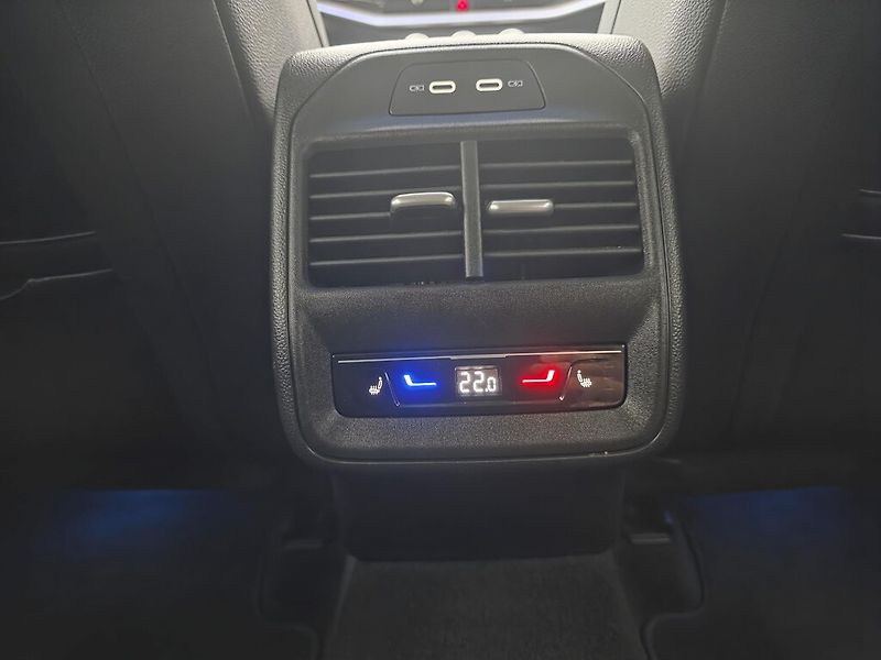 Škoda Superb Combi DSG 4M 2,0TDi 142kW L&K - fotka 25 z 26
