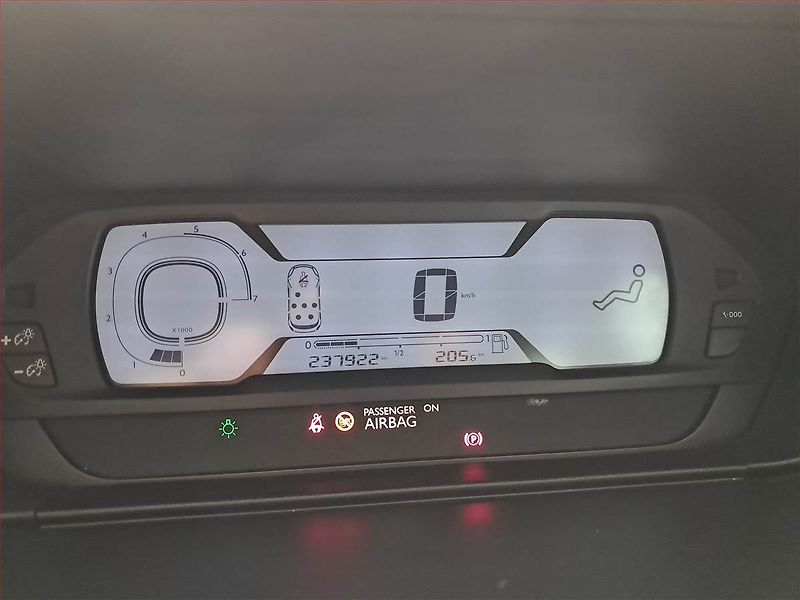 Citroën C4 Picasso (2014) 1.6 HDi, 7 míst, Navi - fotka 11 z 21
