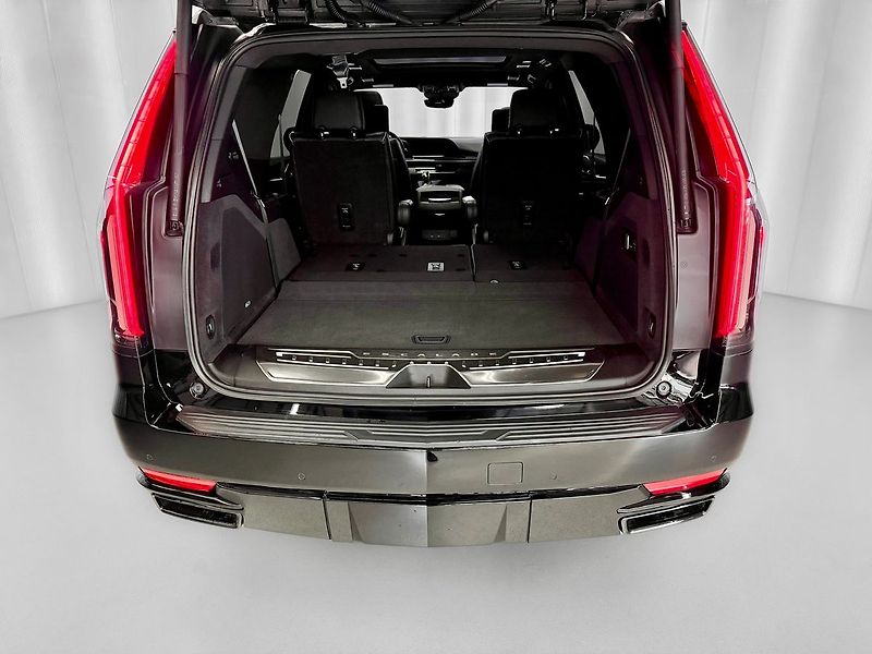 Cadillac Escalade 6.2 V8 AWD PLATINUM EDITION, N - fotka 35 z 35