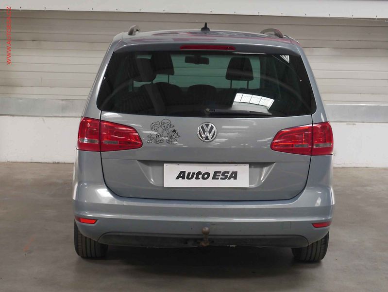 Volkswagen Sharan (2011) 2.0 TDi, AC, výhřev sed - fotka 5 z 20