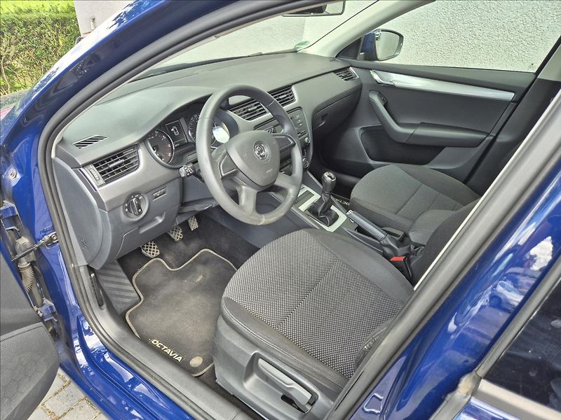 Škoda Octavia 1,2 TSI III Combi Klima Tempom - fotka 11 z 28