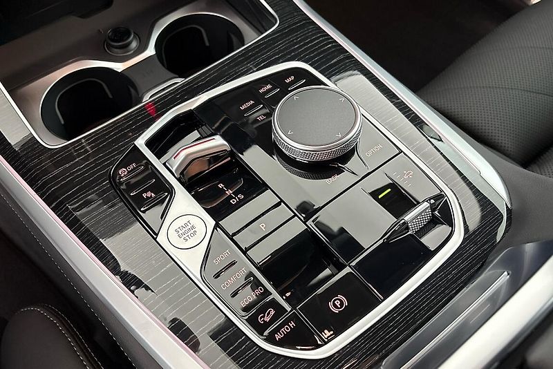 BMW X5 xDrive40d - fotka 25 z 28