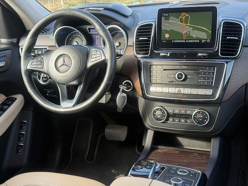Mercedes-Benz GLS - fotka 15 z 19