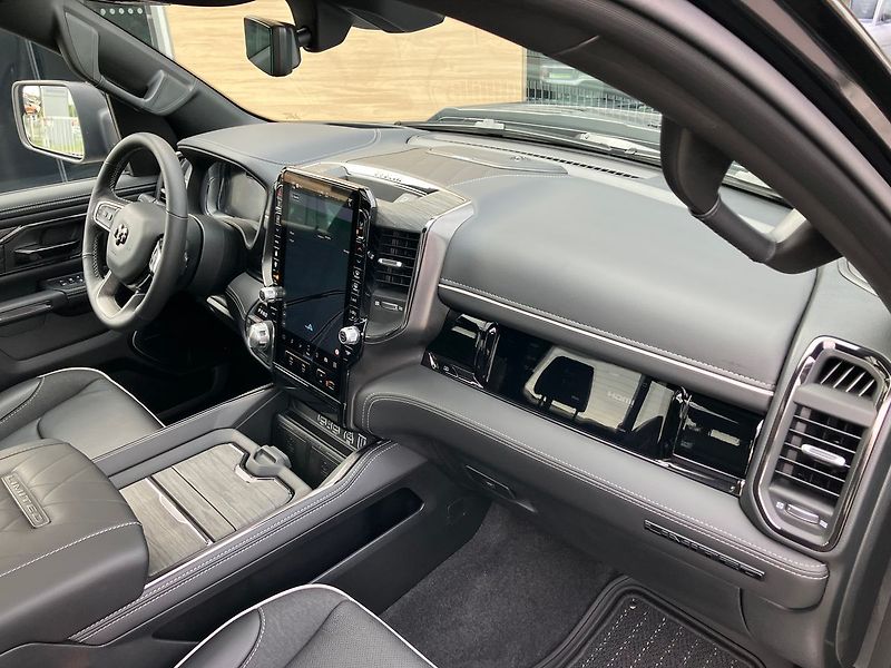 Dodge RAM (2025) 3.0 I6 548k LIMITED NIGHT RAMB - fotka 57 z 81