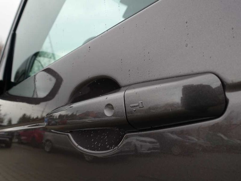 Land Rover Discovery 5 3,0  Dynamic SE D350 - fotka 42 z 43