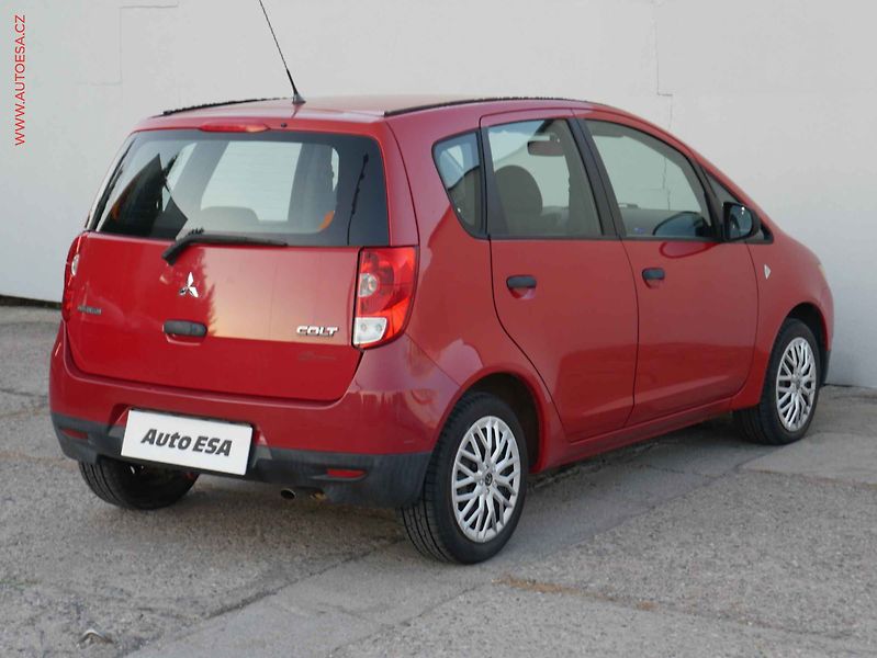 Mitsubishi Colt (2011) 1.3i, ČR, servis.kniha, AC - fotka 6 z 14
