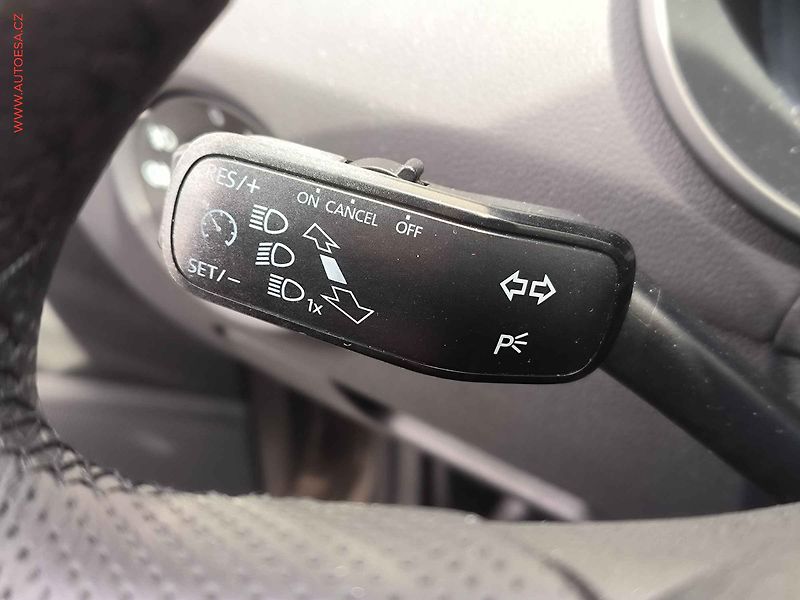 Škoda Octavia (2015) 1.6 TDi, Ambiente, STK7/28 - fotka 15 z 19