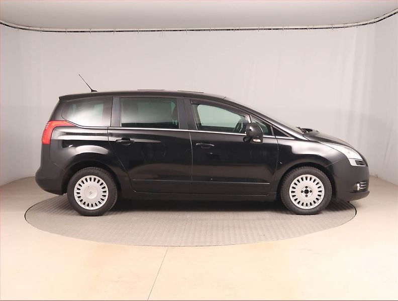 Peugeot 5008 (2012) 1.6 HDi, Automat, Tempomat - fotka 6 z 16