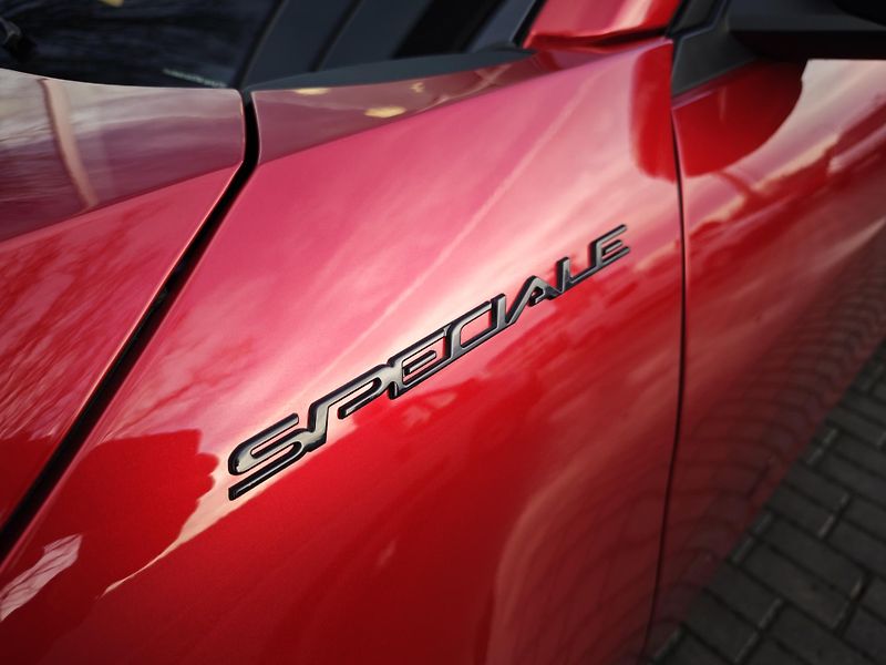 Alfa Romeo Junior (2026)  Elettrica Speciale 156PS 54kW - fotka 12 z 43