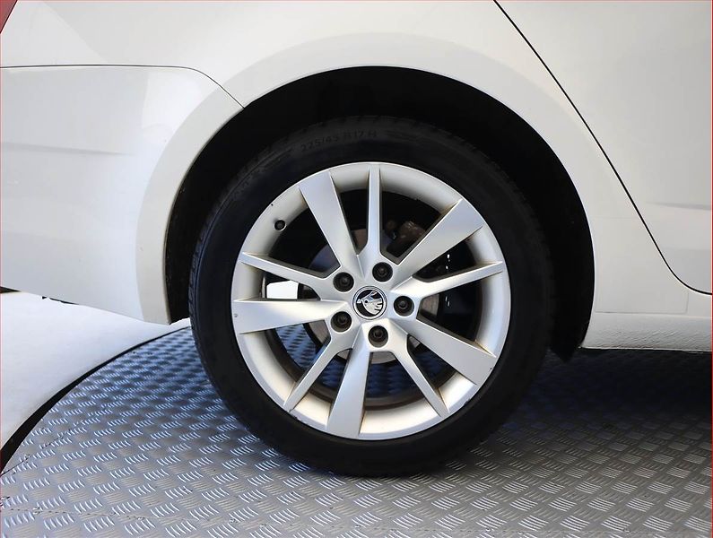 Škoda Octavia (2019) 1.6 TDI, Navi, Tempomat - fotka 15 z 21