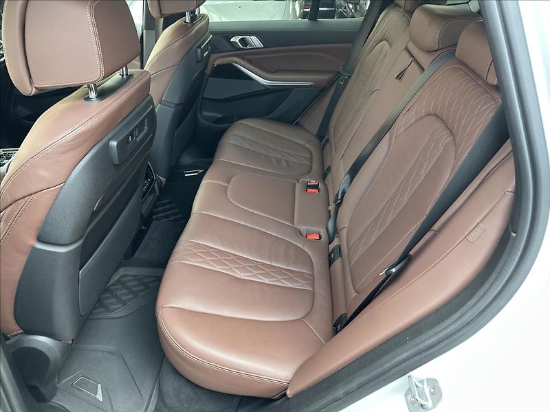 BMW X5 3,0 xDrive 30d M-SPORT LASER - fotka 14 z 38