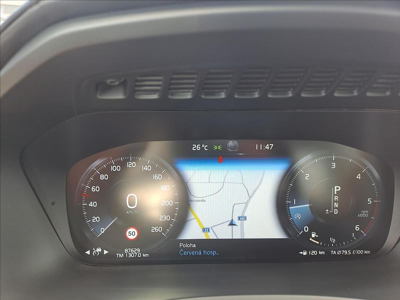 Volvo XC90 2,0 D5 AWD FIRST EDITION - fotka 16 z 24