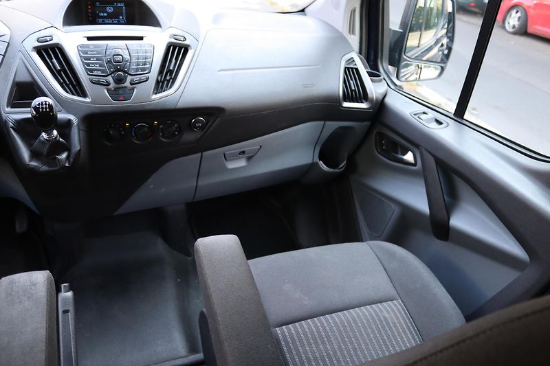 Ford Transit Custom 2.2TDCI 74kW 8 MÍST - fotka 40 z 50