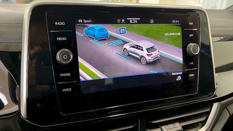 Volkswagen T-Roc (2024) R-Line 1.0 TSI 81kW - fotka 18 z 28