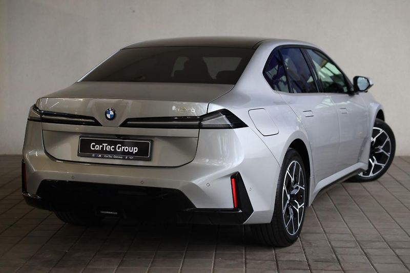 BMW Řada 3 i3 50 xDrive - fotka 3 z 17