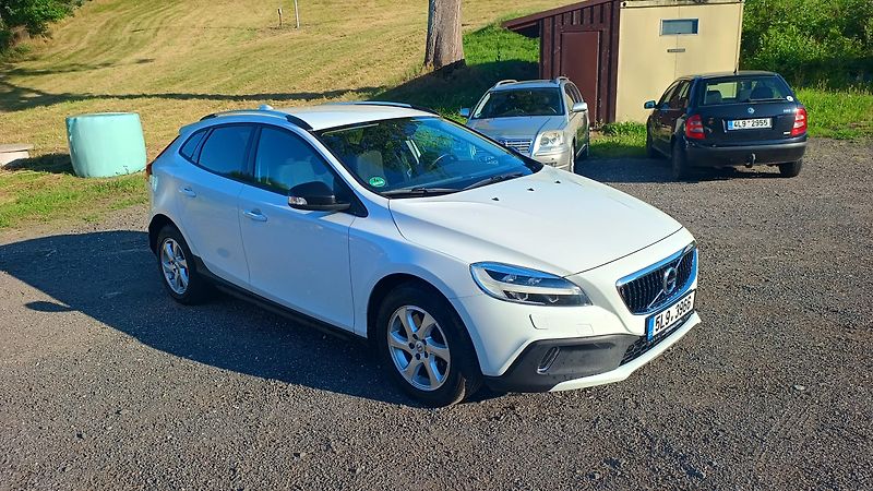 Volvo V40 (2017) Cross Country, nez. topení, TZ - fotka 2 z 28