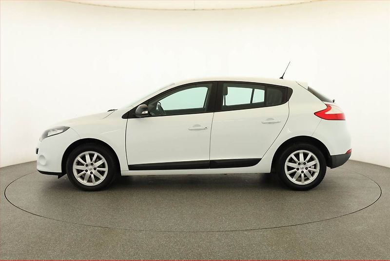 Renault Mégane (2011) 1.6 16V, Tempomat - fotka 3 z 14