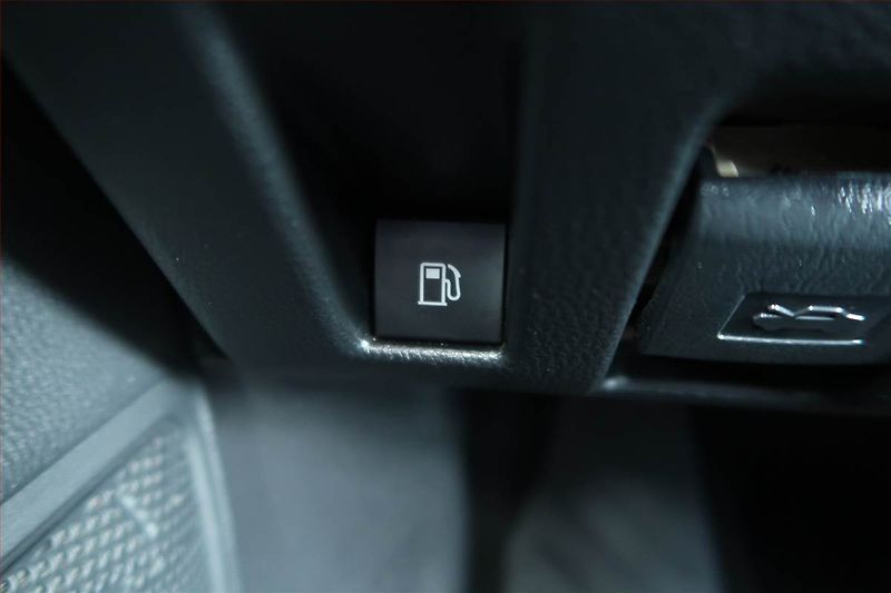 Toyota RAV4 (2019) 2.5 Hybrid - fotka 25 z 30