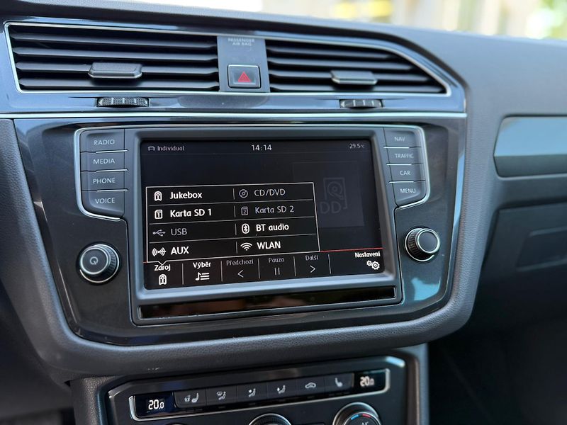 Volkswagen Tiguan Highline 2.0 TDI 140kw DSG 4x4 - fotka 12 z 26