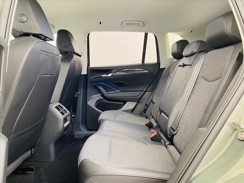 Volkswagen Tiguan 1,5 eTSI DSG 110 kW Life - fotka 6 z 25