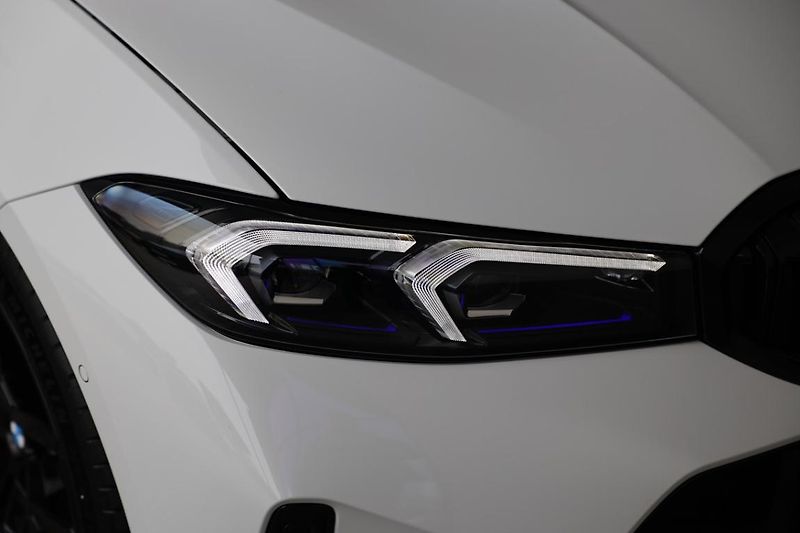 BMW Řada 3 320d xDrive Touring - fotka 15 z 16