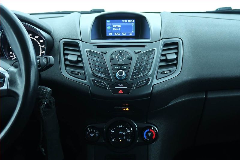 Ford Fiesta (2017) 1.0 EcoBoost, Tempomat - fotka 12 z 20