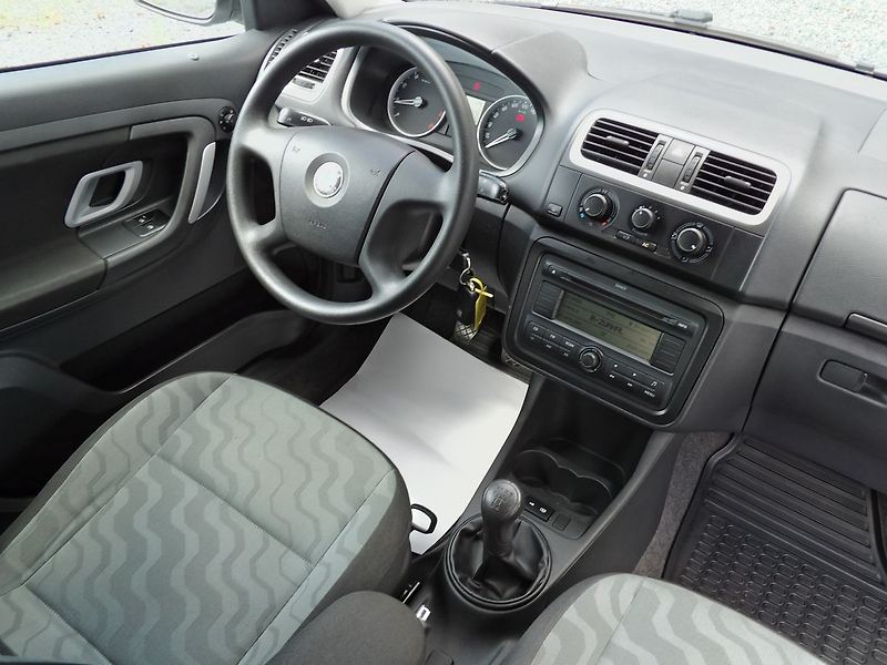 Škoda Roomster 1.2HTP 51kW Klima Tažné PDC - fotka 18 z 25