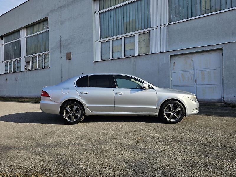Škoda Superb (2011) 2.0TDI - fotka 6 z 19