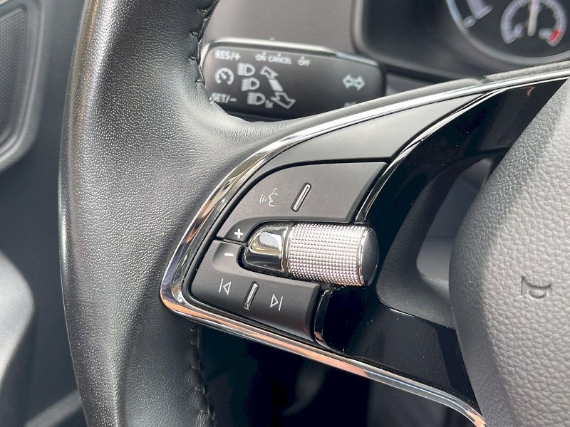 Škoda Karoq (2021) 1.5 TSI 110 kW DSG Ambition Pl - fotka 8 z 30