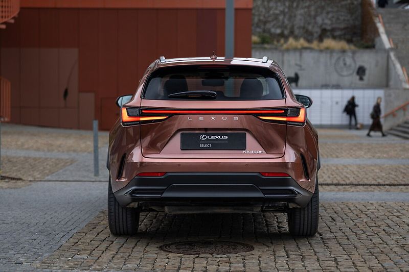 Lexus NX 450h plus 450H 2.5 PHEV LUXURY - fotka 28 z 29
