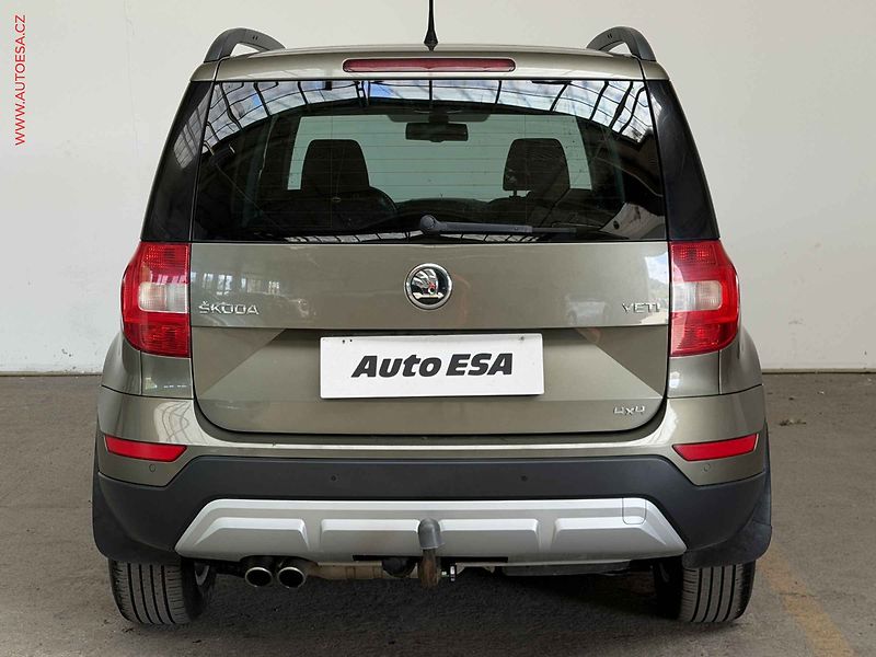 Škoda Yeti (2015) 2.0 TDi, 2.maj,ČR, AMB, TZ - fotka 5 z 18