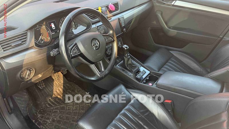 Škoda Superb (2017) 2.0TDi, navi, bixen, kůže - fotka 3 z 3