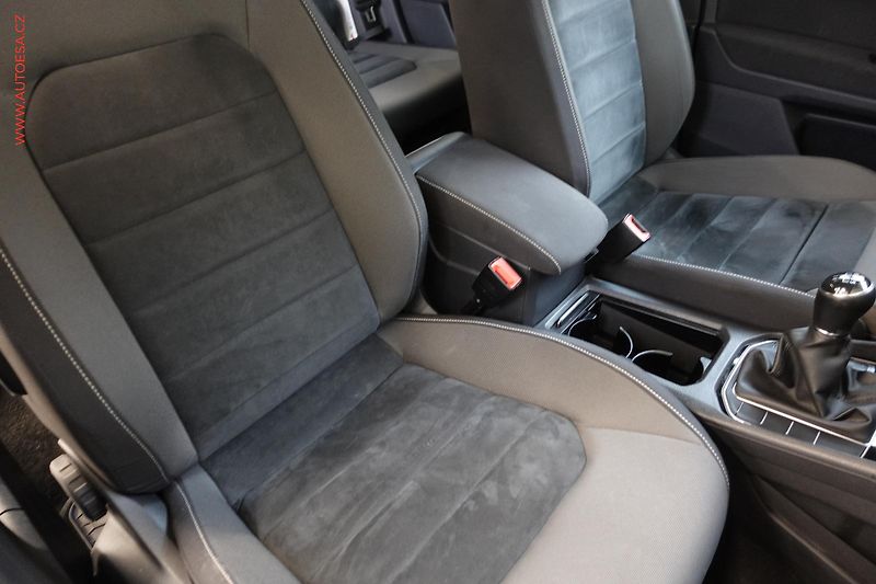 Volkswagen Golf Sportsvan (2014) 1.6 TDi, 1.maj,ČR, AC, TZ - fotka 12 z 22