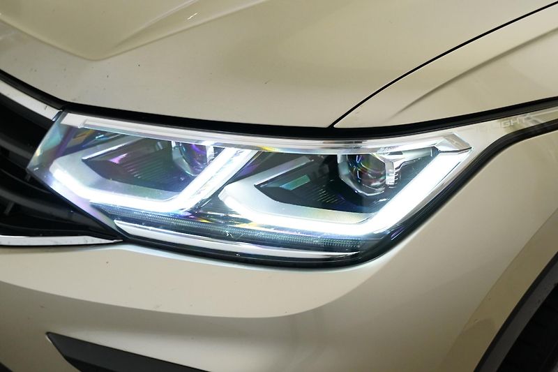Volkswagen Tiguan - fotka 9 z 30
