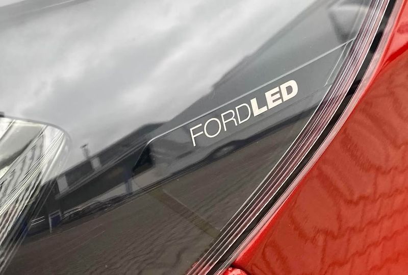Ford Tourneo Custom Nugget 320 L1 Manual - fotka 17 z 18
