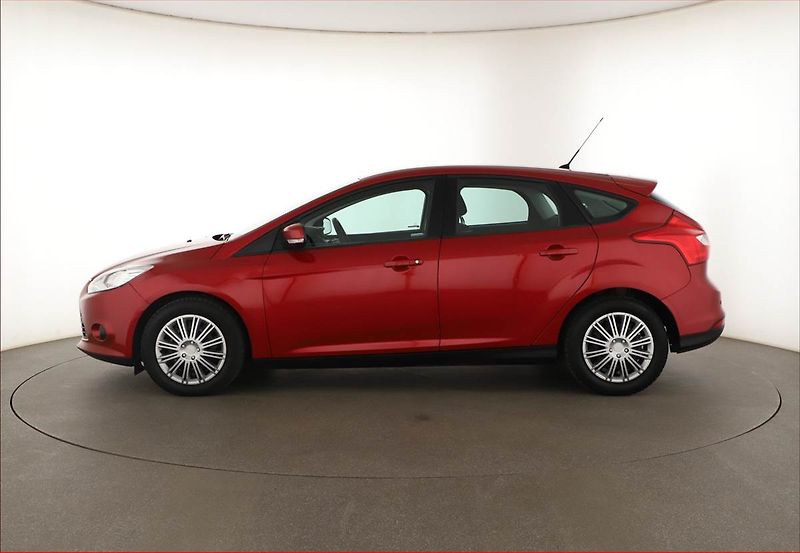 Ford Focus (2012) 1.6 i, Park. senzory - fotka 3 z 12