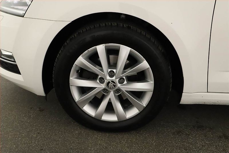 Škoda Octavia (2018) Style 1.6 TDI, Automat, Navi - fotka 12 z 14